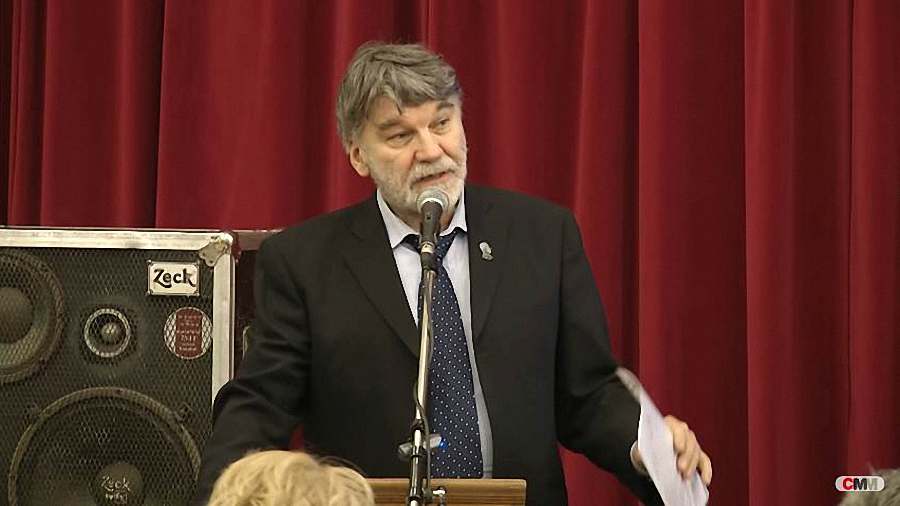 Dr. Bene Gábor: Kezdjük kicsiben? – megkérdeztem Magyar Pétert…