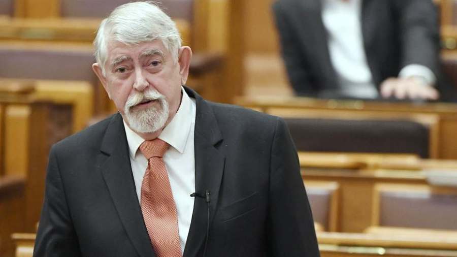Kásler: szerdán kapja meg 170 ezer egészségügyi dolgozó a bruttó 500 ezer forintos juttatását