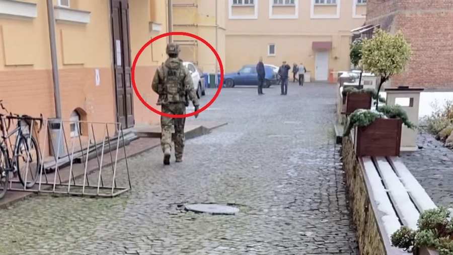 Az ukrán titkosszolgálat fegyveres kommandósai razziáztak kárpátaljai magyar intézményeknél