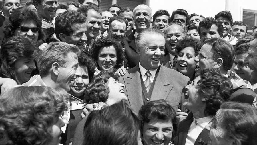 A szocializmus után romantikázóknak! – A kommunista Albániában egy vicc is elég volt a kényszermunkához