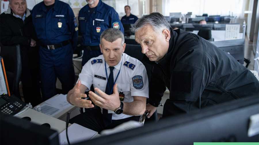 Orbán Viktor: Köszönet a honvédeknek! A menekülteket ellátjuk, az országot megvédjük 📺