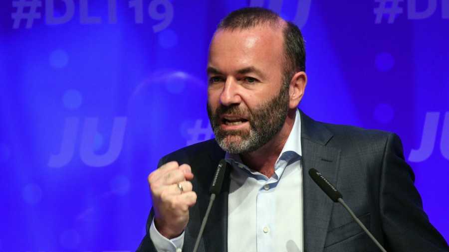 Manfred Weber szintet lépett a magyargyűlöletben