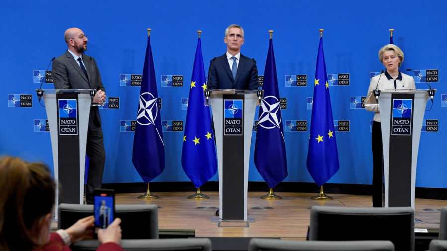 Politikusok felfútt önérzete tör ki a NATO – EU Közös Nyilatkozatból