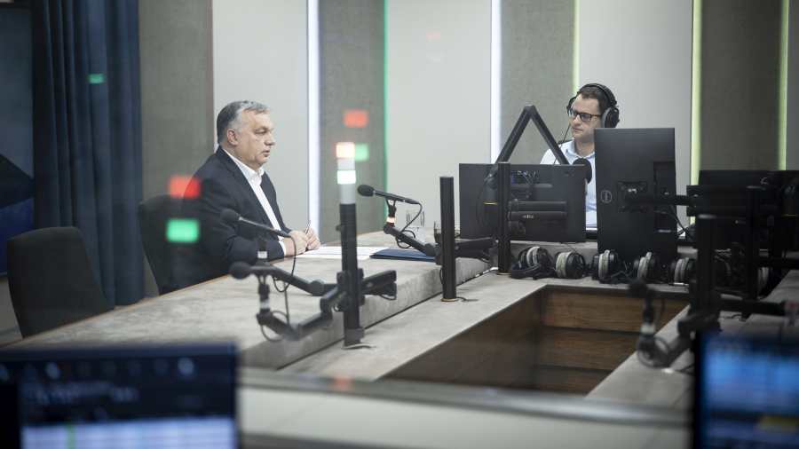 Kijev elhurcolja a kárpátaljai férfiakat – Orbán hallgat