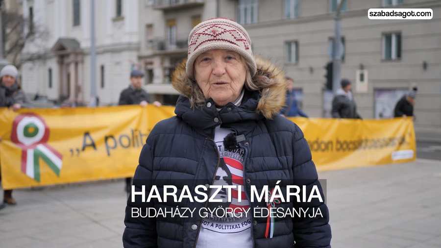 “A politikai státusfoglyok szabadon bocsáttassanak” – a Petőfi szobornál üzentek Budaházyék szabadságáért