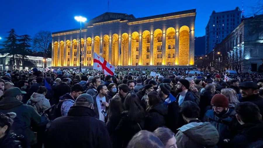 Orosz hírszerzés: Washington hatalomváltásra készül Georgiában