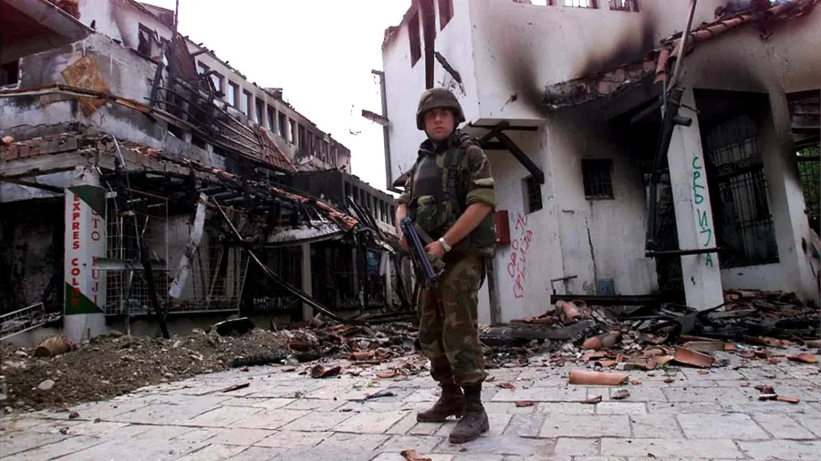 1999: Miközben a NATO bombázta Jugoszláviát, a félelem hatalmába kerítette a koszovói szerbeket