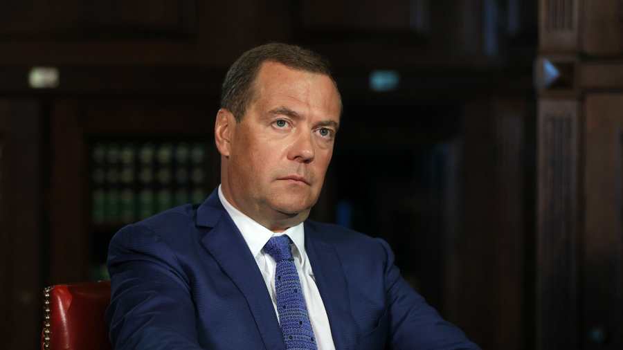Levédia krónikása: Dmitrij Medvegyev az Ukrajnába ölt dollár tízmilliárdokról