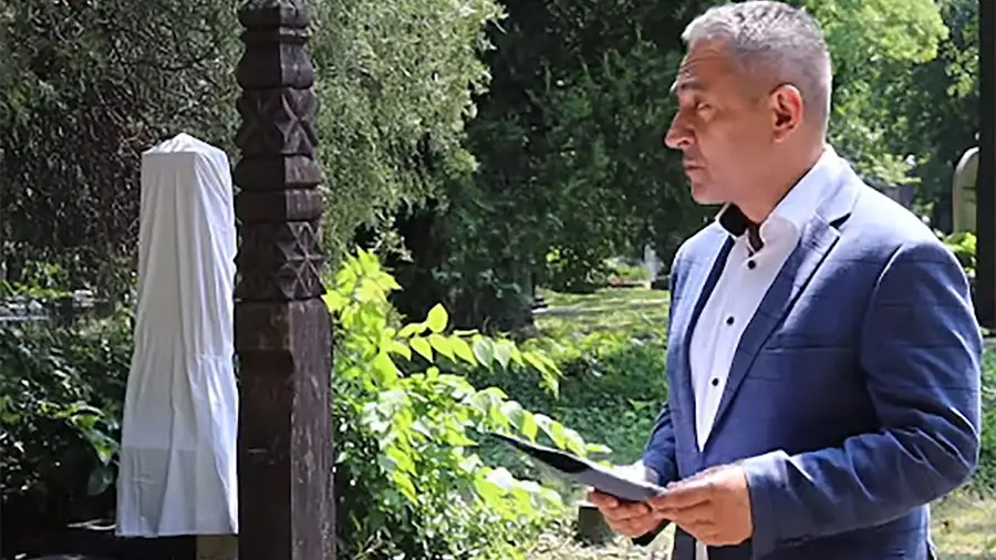 Stoffán György: Ismét rosszul vizsgázott a „nemzeti” sajtó… Elhallgatott megemlékezés Petri Mórról a Fiumei úti sírkertben