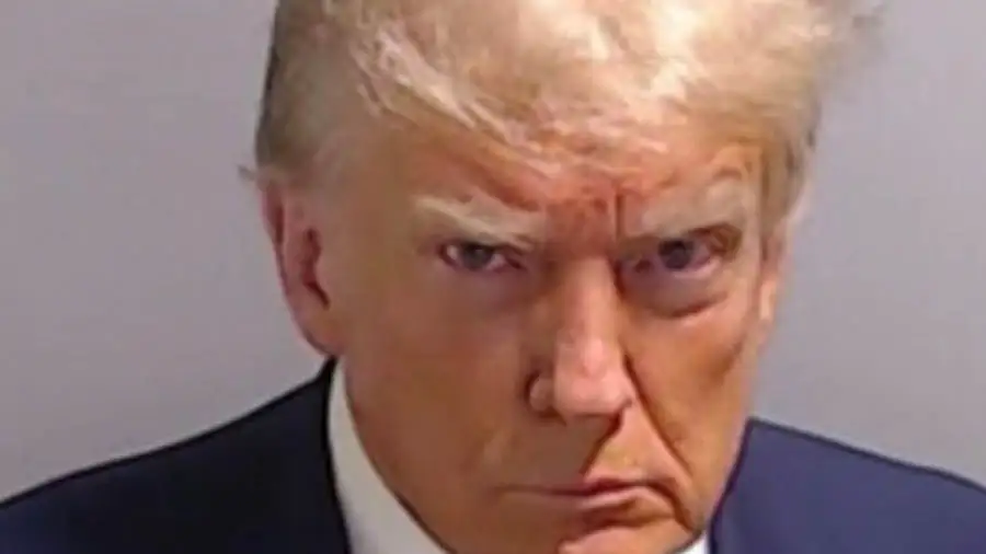Fox News: „Soha ne hátrálj meg” – a börtönfotó 7,1 millió dollárt hozott Trump kampányának