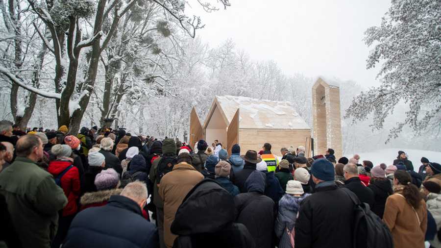 Czeglédi Andrea: Néhány gondolat az Engesztelő Kápolna ügyében – avagy, katolikus viták, a balszfémia határán…