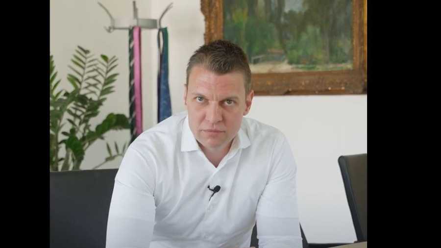 Kiemelt képen: Menczer Tamás (Forrás: Facebook)