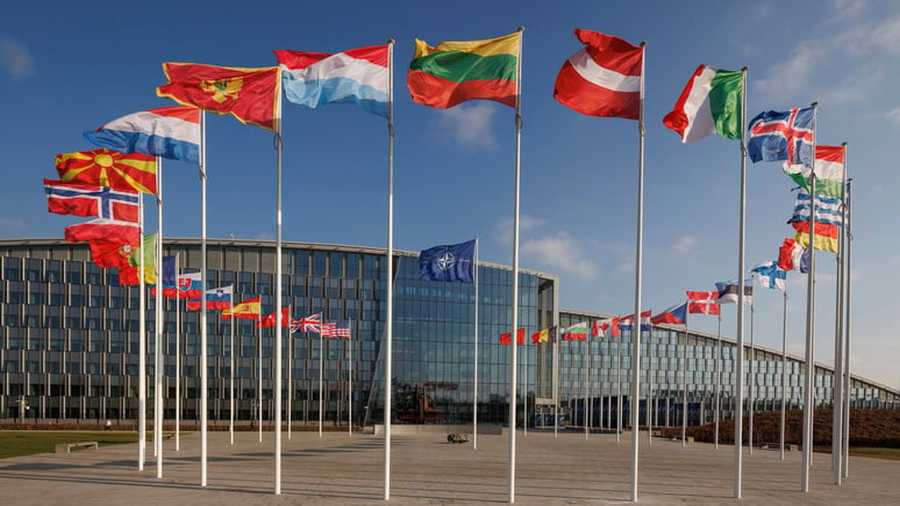 NETO-vább, NATO! – A NATO elkorcsosult országok katonai szövetsége