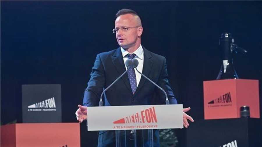 Keményen nekiment Szijjártó Péter a szélsőbaloldali aktivista támogatóinak