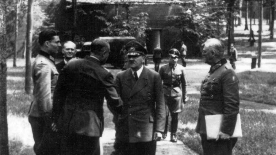 80 évvel ezelőtt: A nap, amikor hajszálon múlt Adolf Hitler élete