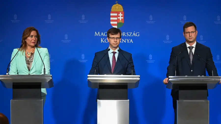 Gulyás Gergely a Kormányinfón: Ukrajna azokat zsarolja a kőolajszállítás leállításával, akik következetesen kiállnak a béketárgyalások mellett