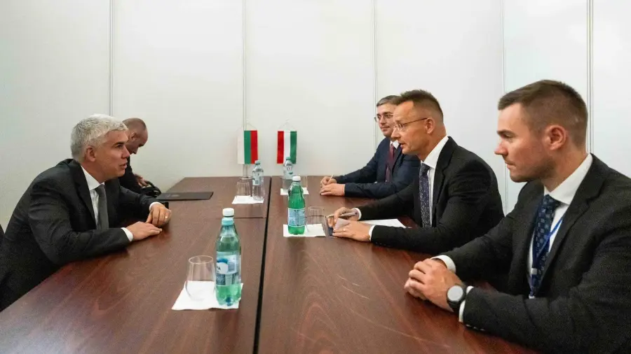 Szijjártó Péter: Bulgária segítséget ajánlott Magyarországnak az ukrán olajtranzit-tilalom által okozott nehézségek kezelésében