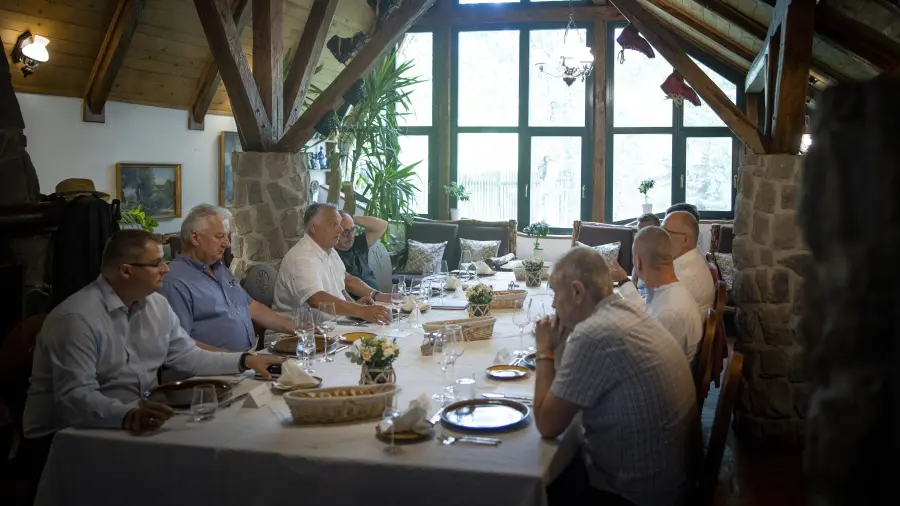 Orbán Viktor idén is értékelte a nemzetpolitika elmúlt esztendejét a határon túli magyar szervezetek vezetőivel