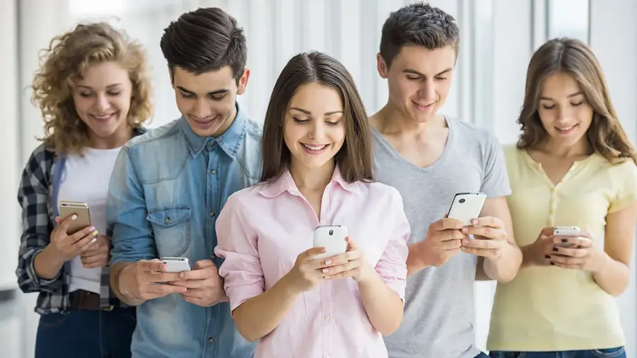 Stoffán György: Iskola, telefon nélkül…