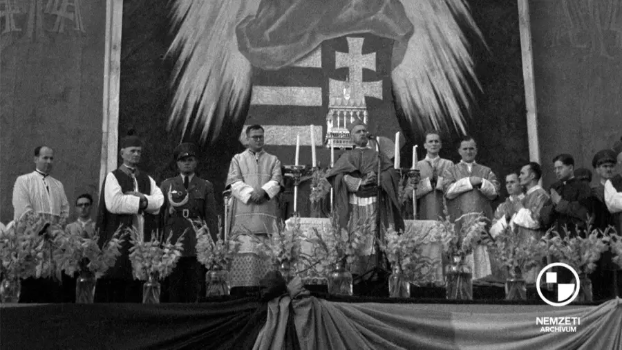 Mindszenty József, a bíboros, akit szabadulásakor a pápa is köszöntött