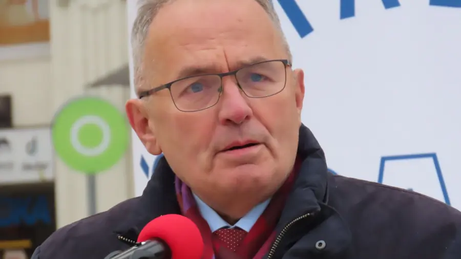 Thürmer Gyula: „Ha a nagyhatalmak között kirobban a háború, mi is belekeveredünk”