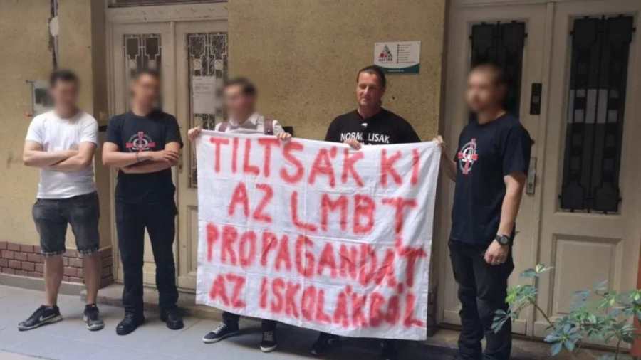 Kiálltak a normalitás mellett, börtönbe akarja juttatni őket a Háttér Társaság