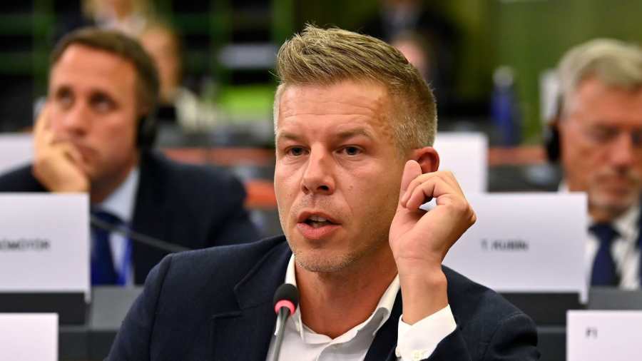 Dr. Mészáros Gyula: Magyar Péter, a „messiás”, a közbeszédben