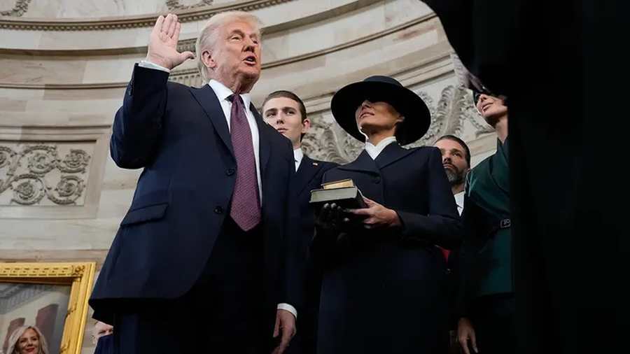 Kiemelt képen: Donald Trump megválasztott elnök leteszi a hivatali esküt Capitoliumban 2025. január 20-án, hétfőn. / Fotó: Morry Gash/AP Photo, Pool
