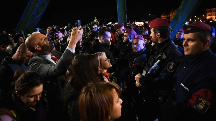 A történelem legalja… gondolatok a híd-foglalás után