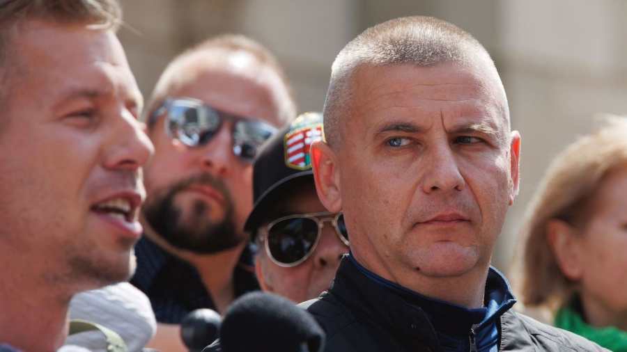 Hangfelvétel bizonyítja: Roma szavazatok vásárlását szervezi Magyar Péter bizalmasának kabinetfőnöke