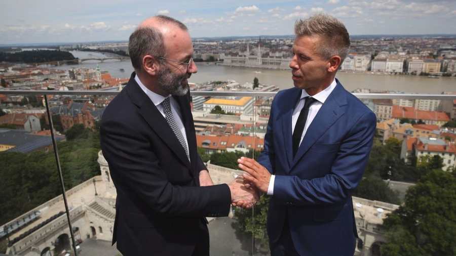 Váradra folyik (értsd: gyalogol) a Tisza… dr. Orbán Viktor ellen