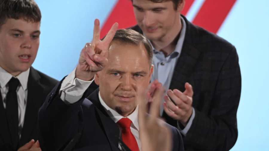 Lengyelország: A PiS jelöltje, Karol Nawrocki nyerte meg az elnökválasztást