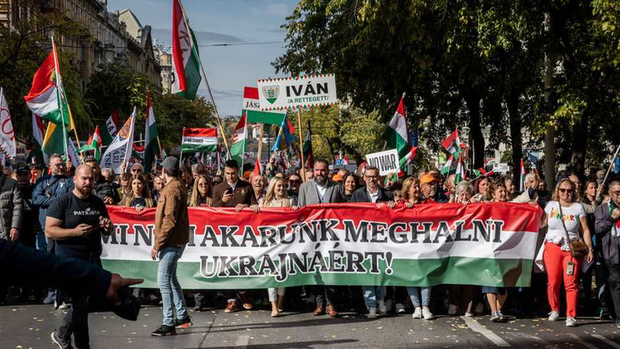 Az RT a budapesti Békemenetről: „Nem akarunk meghalni Ukrajnáért”