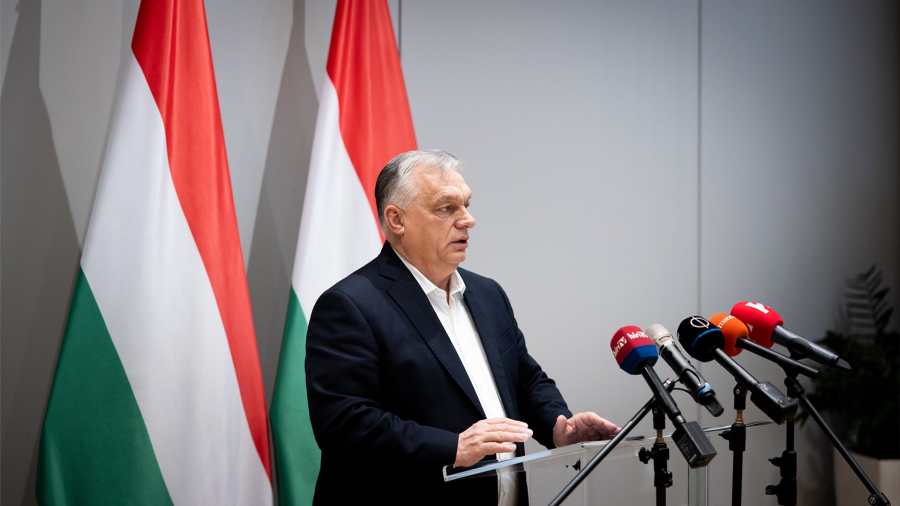 Orbán Viktor: Brüsszel nem adja fel