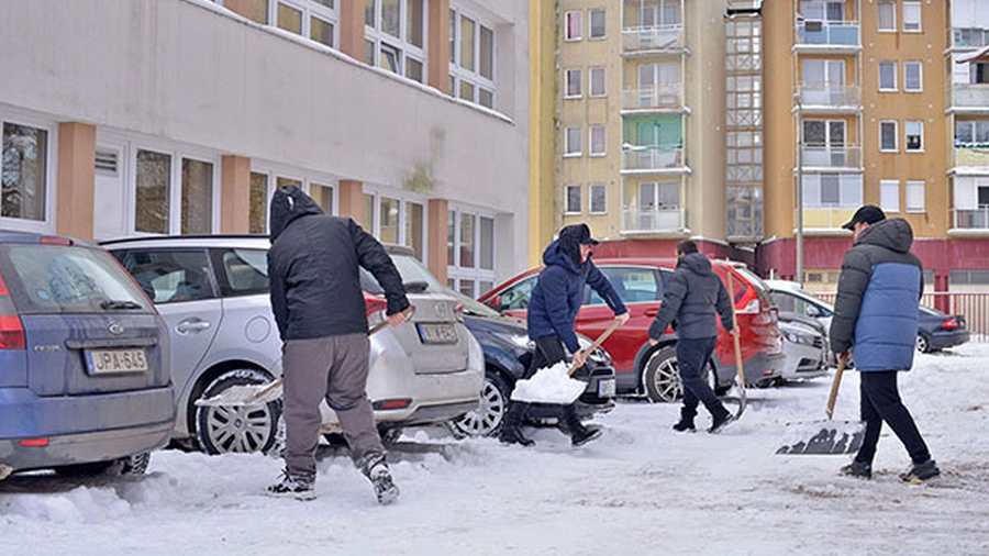 Néhány észrevétel – ha szabad…