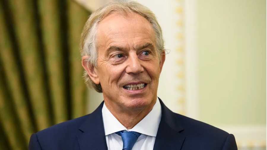 A technokrata árnyéka a Béketanácsban: Mit keres Tony Blair a washingtoni asztalnál?