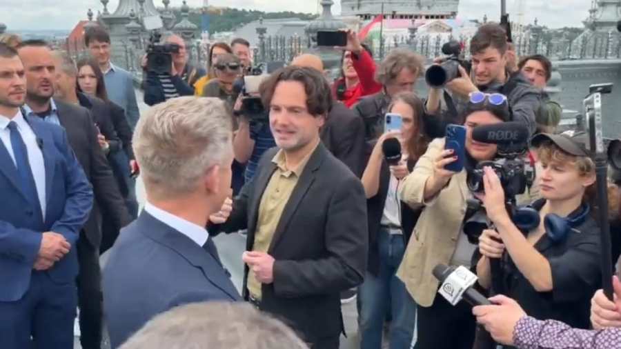 „A gatyámnál fogva kilógathatsz a zászlórúdra” – Magyar Péter kirúgta Havasi Bertalant, de a bíróság még hátravan