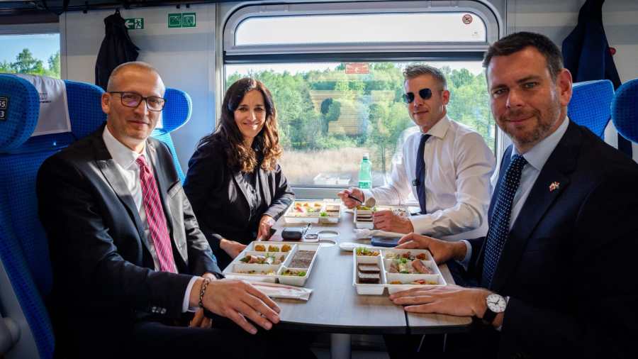 Kutyakomédia és megbénult közigazgatás: Szakpszichológus és a rideg valóság leplezte le Magyar Péter nárcisztikus ámokfutását