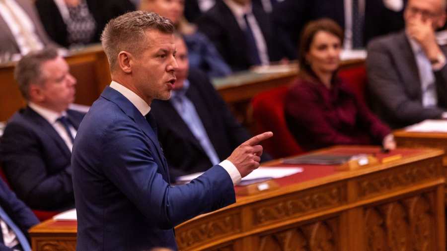 Miért ágál Magyar Péter a BYD kínai autógyár ellen?