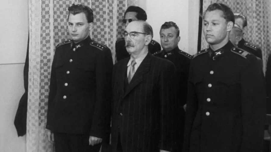 Június 16. kettős évfordulója: 68 éve végezték ki, 37 éve temethette el végre a nemzet Nagy Imrét