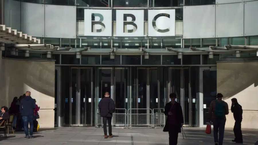 Kegyeletsértő premier: A nemzeti gyásznapon indult el a BBC Magyarul, hogy azonnal a magyar családokat támadja