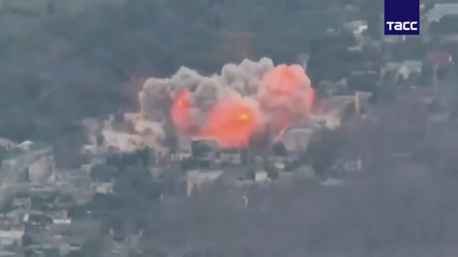 Brutális csapás a fronton: Másfél tonnás intelligens bombákkal tarolták le az ukrán drónközpontokat