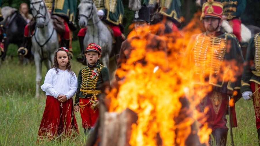 Összetartozásunk tüze a Kossuth téren – Idén 106 másodpercre megáll a világ a magyaroknak