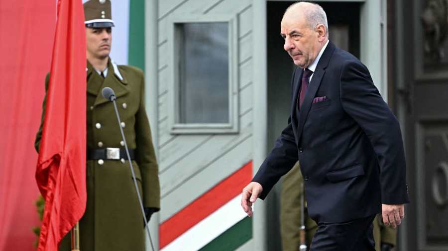 Sulyok Tamás kényszer és fenyegetés hatására írta alá az alaptörvény módosítását, ez közjogi erőszak