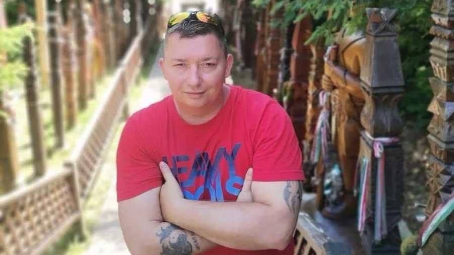 Újabb szintet lépett az önkény és a megfélemlítés: hajnali rajtaütéssel vitték el otthonából Szakács Istvánt